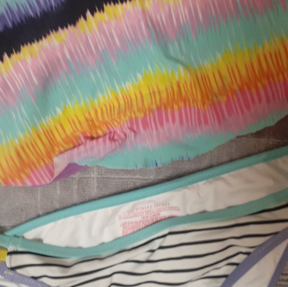 Bikini - Picture 2 of 2